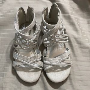 Kenneth Cole Reaction Silver Gladiator Sandals